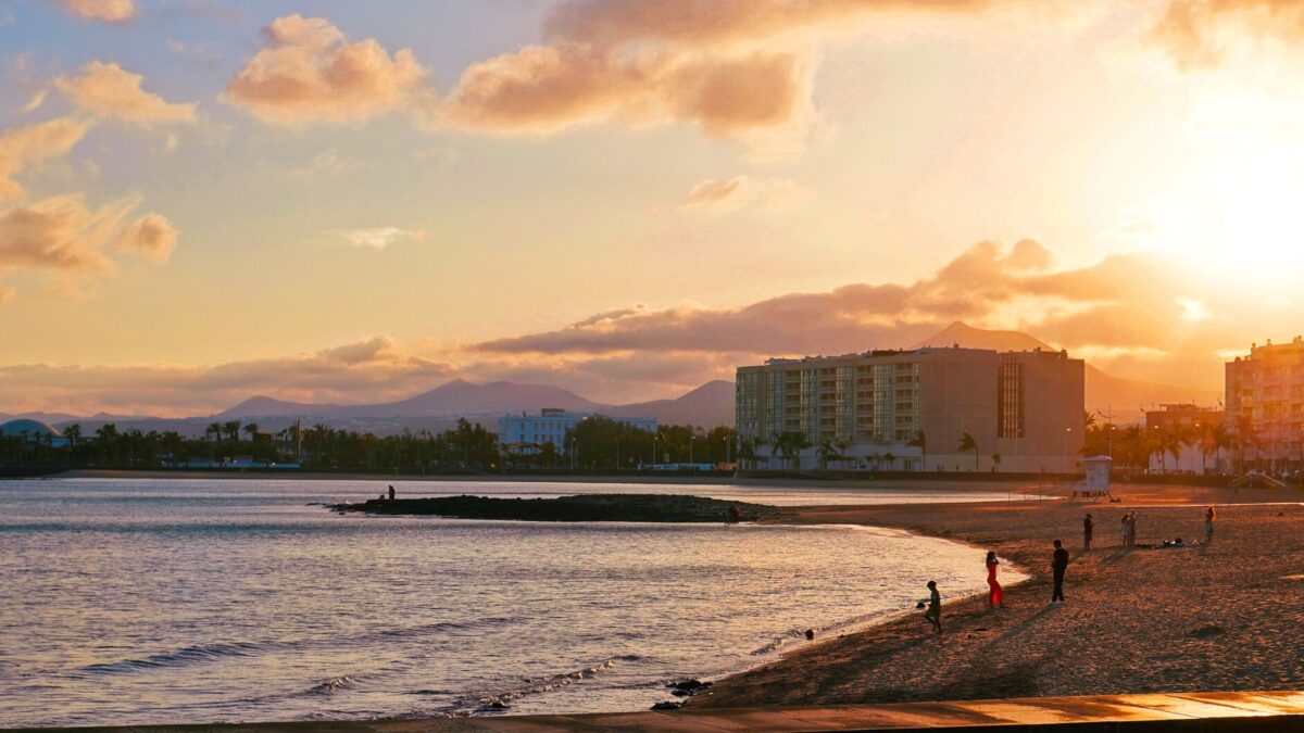 Warum gibt es keine Direktflüge nach Lanzarote Tipps für die Reiseplanung